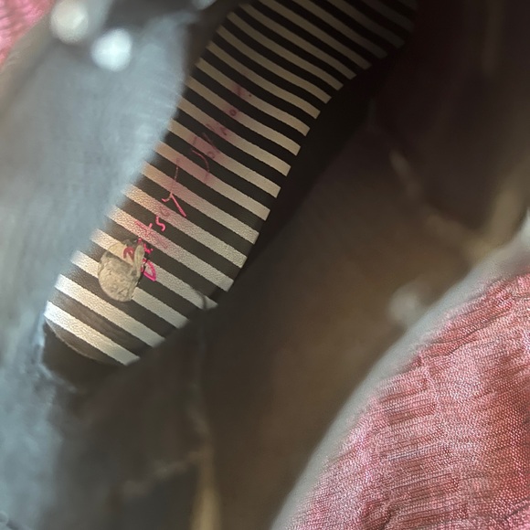 Betsey Johnson Lug Sole Patent Boots with Chain and Pearl Detail - Size 6.5 - Picture 10 of 10